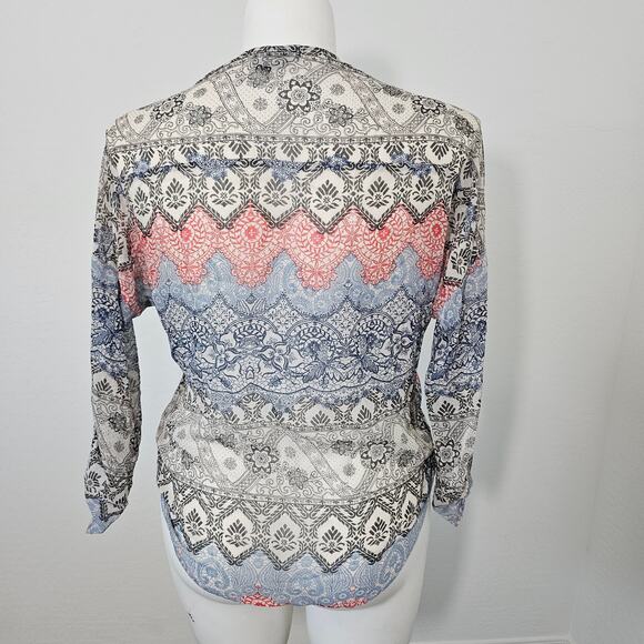 About a Girl Semi-Sheer Blouse v neck long sleeve - Size M - Picture 5 of 8